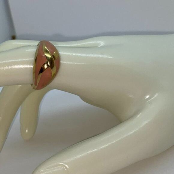 Gold-Tone & Pink Ring Women's Size 8 - Picture 2 of 10